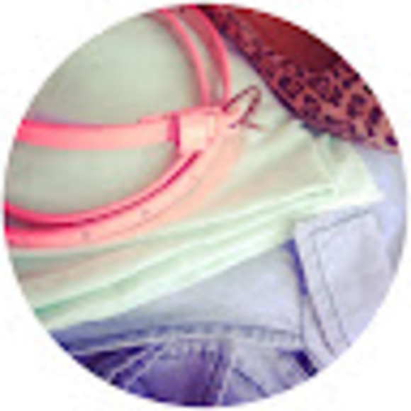 Meet your Posher, Cynthia - Picture 1 of 1